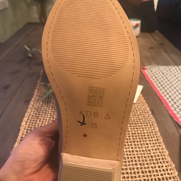 Keli Dagger Metallic Bootie - Picture 5 of 6